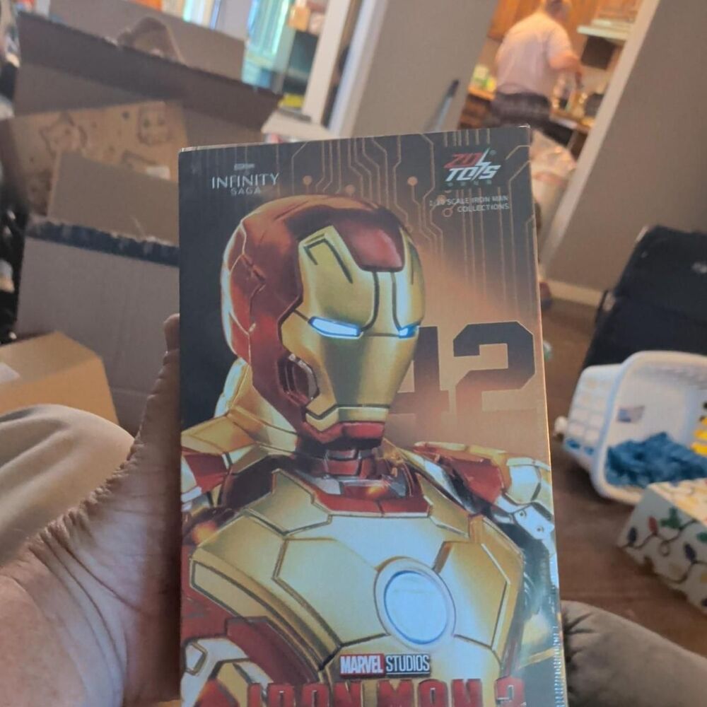 Marvel Books - Picture 2 of 3
